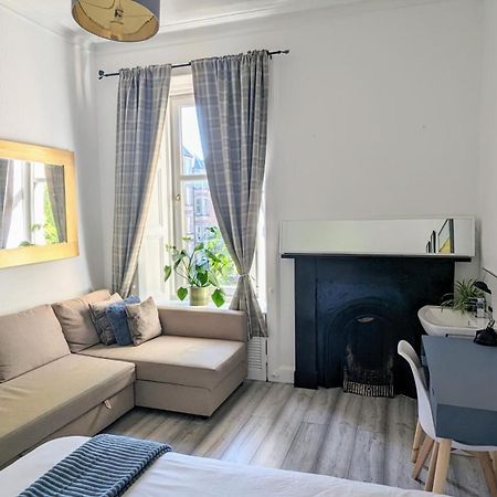 Huge Room In The City Edinburgh Exterior photo
