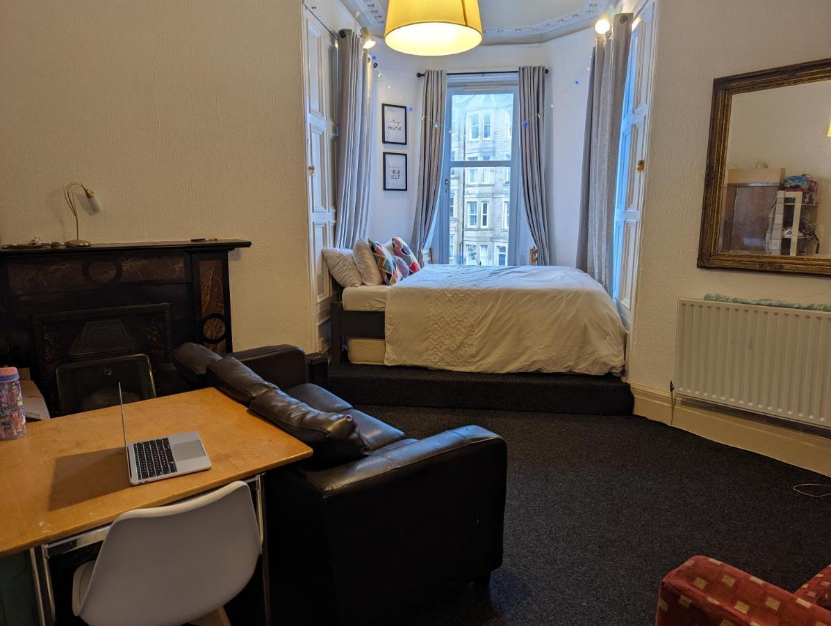 Huge Room In The City Edinburgh Exterior photo