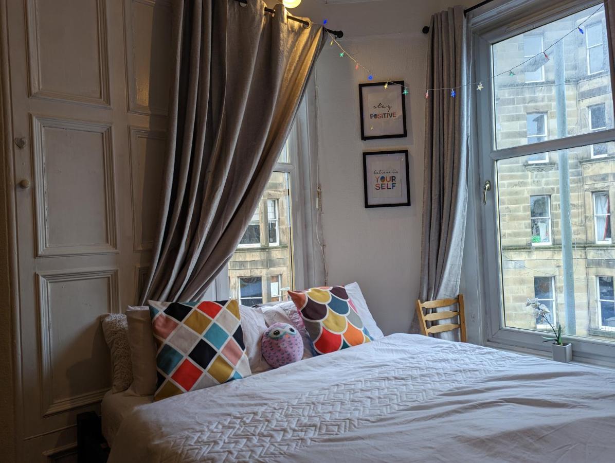 Huge Room In The City Edinburgh Exterior photo