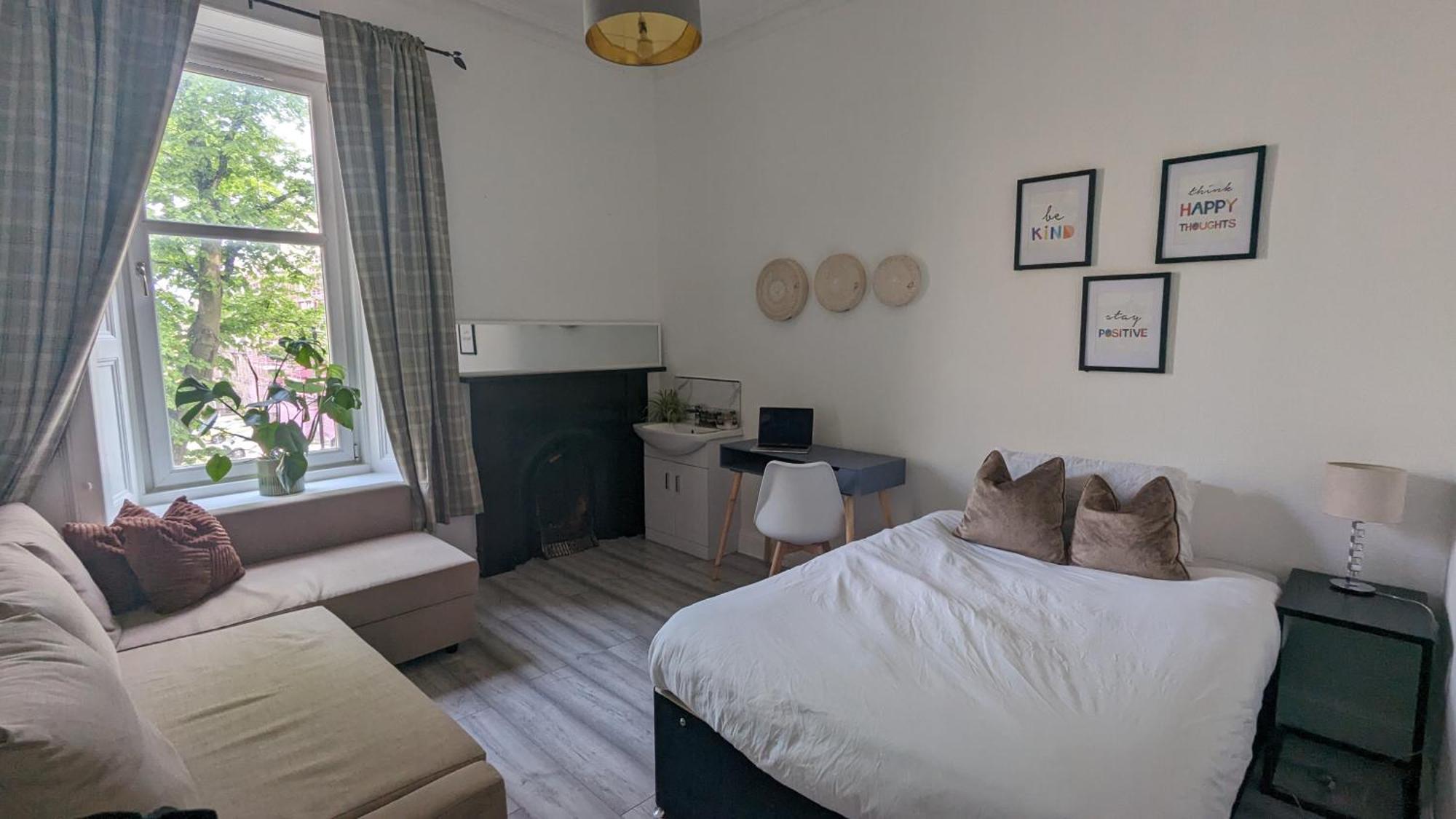 Huge Room In The City Edinburgh Exterior photo