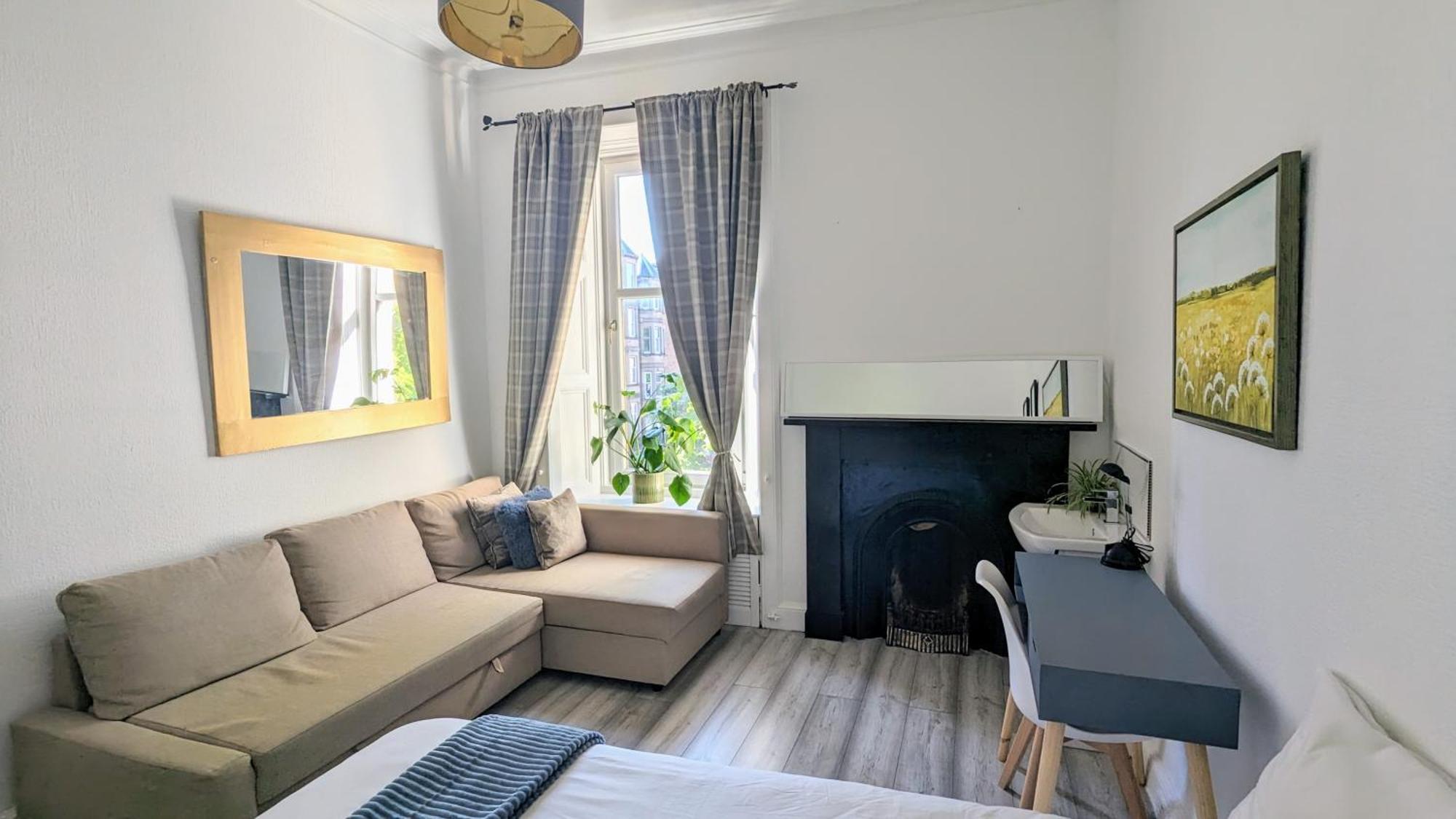 Huge Room In The City Edinburgh Exterior photo